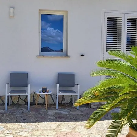 Ballerina Bianca * Scopello (Sicily)